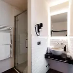 Holidays - By Myhomeincomo Pensión 3*