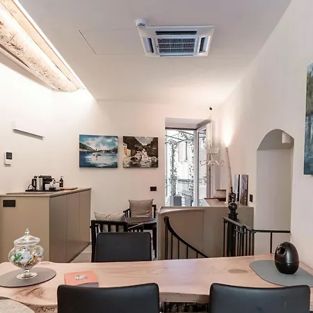 Holidays - By Myhomeincomo Гостевой дом 3*