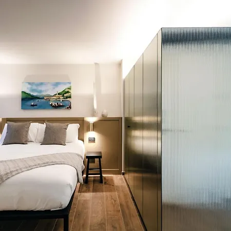 Holidays - By Myhomeincomo Affittacamere 3*
