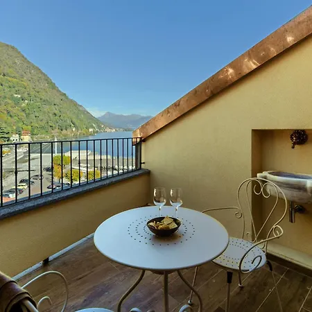 Holidays - By Myhomeincomo Guest house