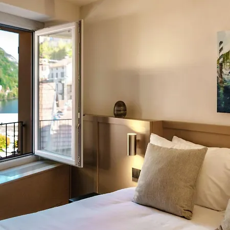 Holidays - By Myhomeincomo Guest house