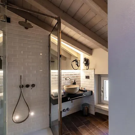 Guest house Holidays - By Myhomeincomo 3*